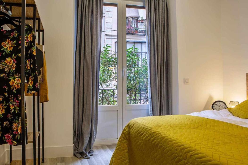 Calle Huertas Corazon By Regalatemadrid Exteriör bild